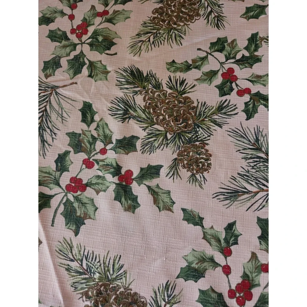 70 Round Christmas Tablecloth Green Holly Pinecones Red Berries Polyester Easy